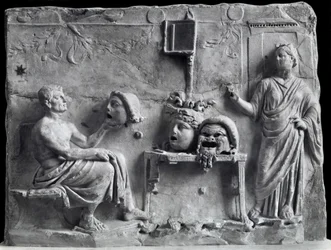 Relief, das Menander mit Theatermasken darstellt, Kopie eines griechischen Originals